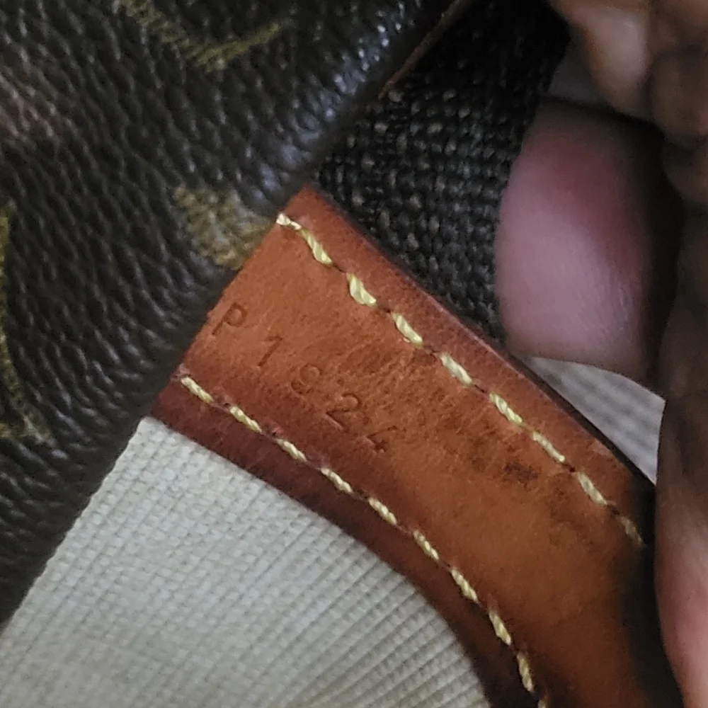 Louis Vuitton beautiful exelent